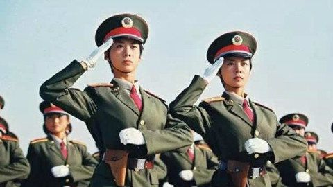 【了不起我的国028】对比全世界:为什么解放军的阅兵最好看 最帅?